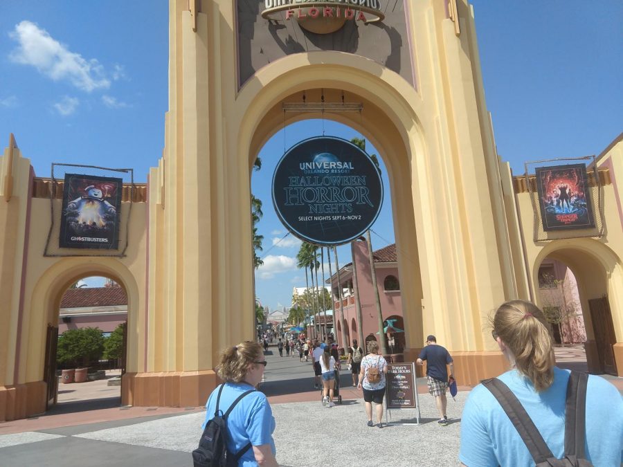 Entrance to the main Universal Studies park with banners promoting the event.