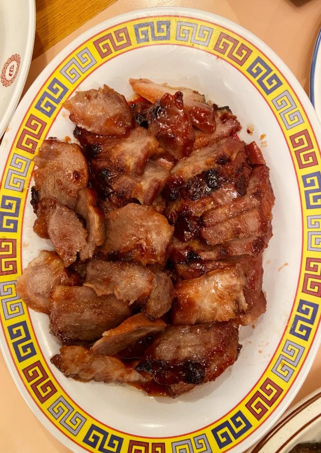 Barbecue pork or char siu provides a rich and sweet flavor to the mouth. Pork is known to bring blessings.