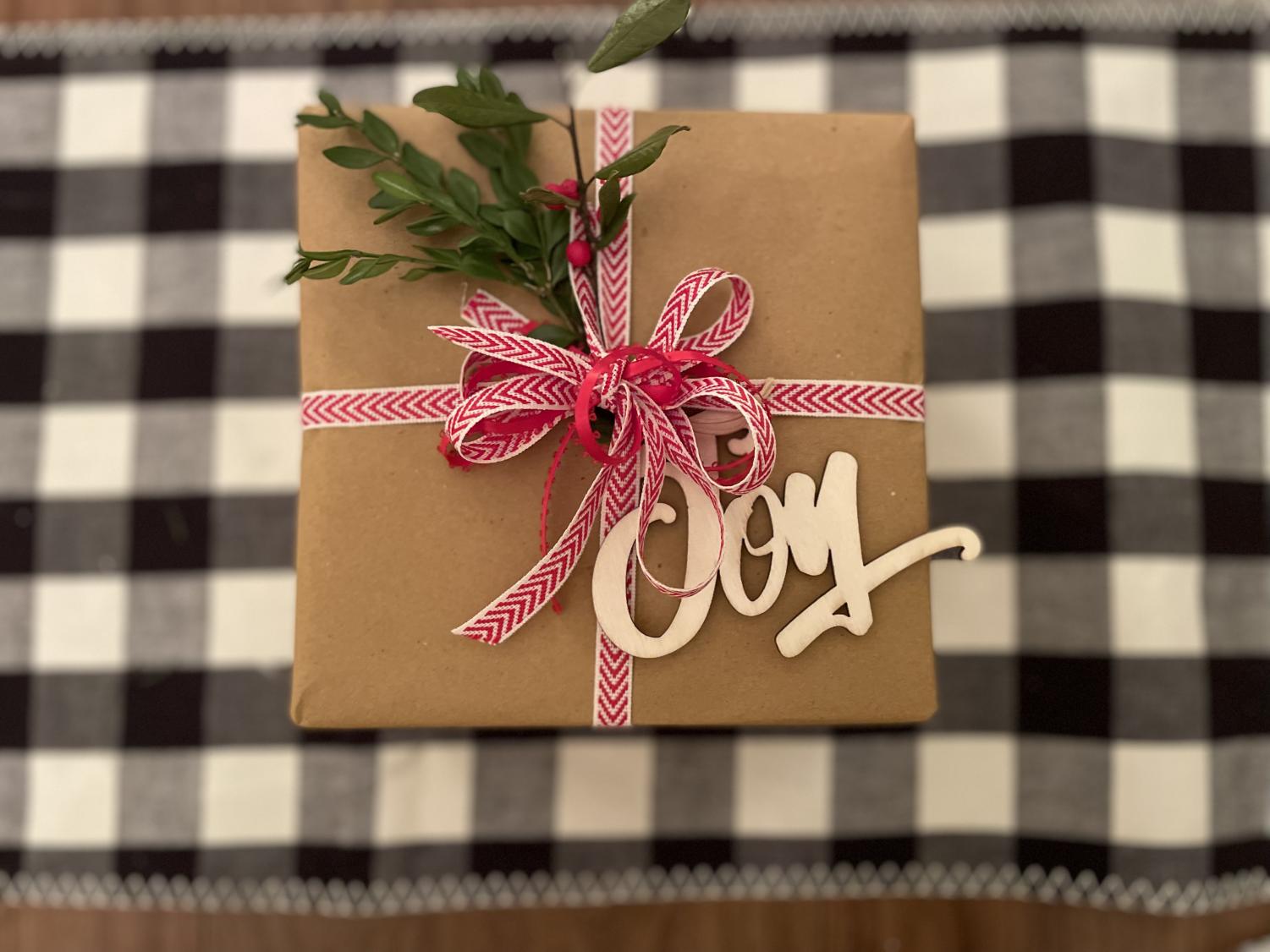 Holiday+How-To%3A+How+to+Wrap+a+Present