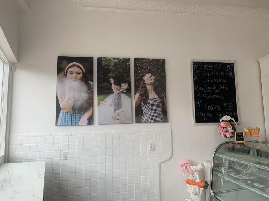 On the left side there are these beautiful pictures of Kristen, and on the right side there is the menu.