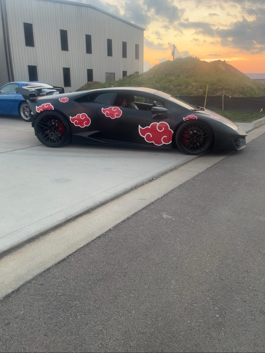 Lamborghini Aventador with a very unique Akatsuki cloud wrap.