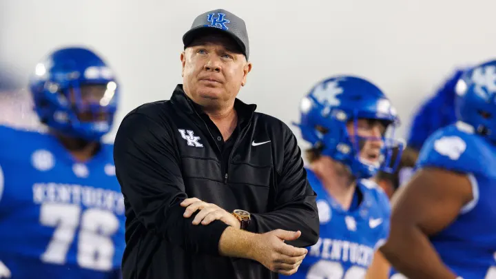 Should Mark Stoops Remain the Kentucky Football Head Coach