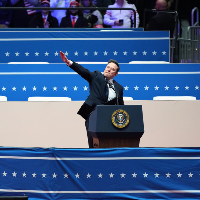 Elon Musk - Roman or Nazi Salute?