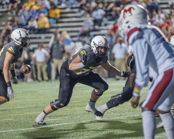 How do student athletes at Woodford County High School manage sports, schoolwork and social life?